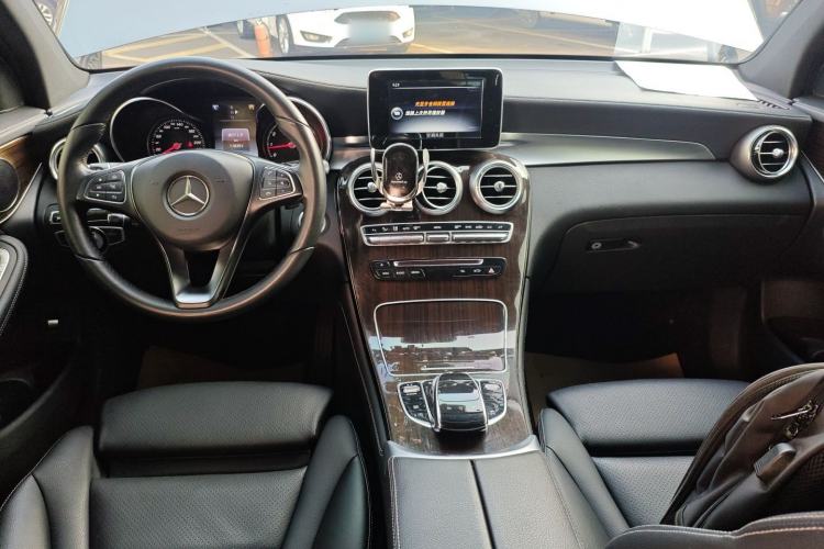 Used Mercedes-Benz GLC 2016 GLC 260 4MATIC Luxury Model
