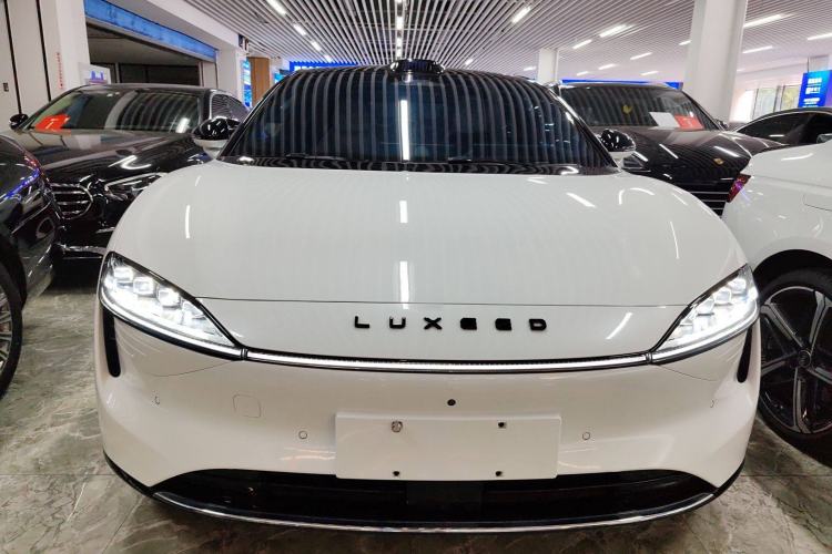 Used Hima Luxeed S7 2024 Max
