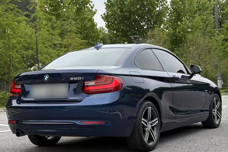 Used BMW 2 Series 2014 220i Sport Design Package
