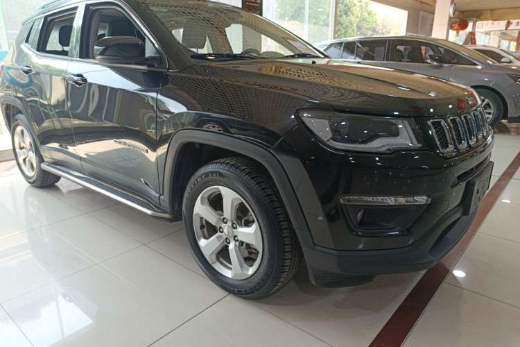 Used  Compass 2017 200T Automatic Family Edition
