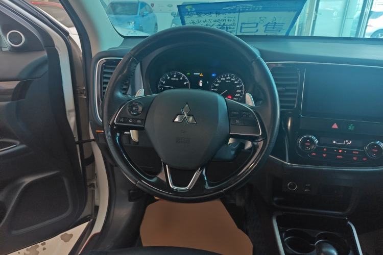 Used Mitsubishi Outlander 2018 2.4L 4x4 Luxury Edition 7-Seater