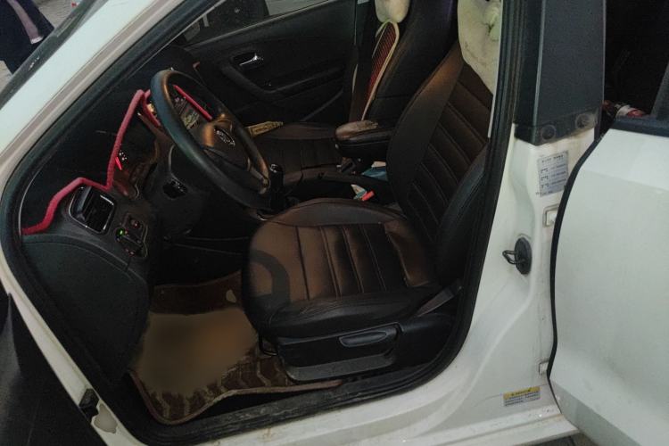 Used Volkswagen Polo 2014 1.6L Manual Comfort Edition
