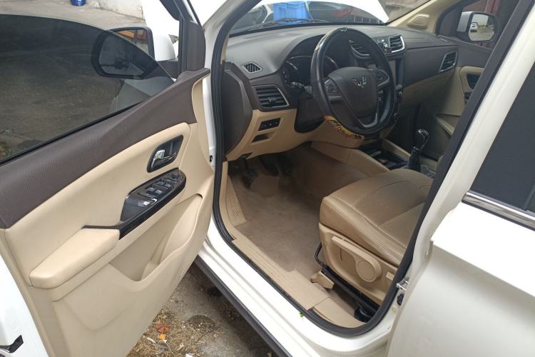 Used Wuling Hongguang 2016 1.5L S1 Deluxe Model China V-standard
