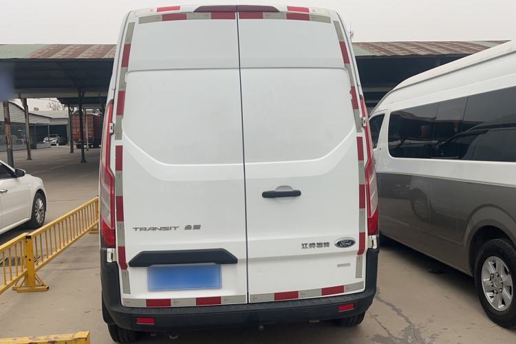 Used Ford Transit 2017 2.0T Gasoline Van Mid-Drive Mid-Roof China V Standard
