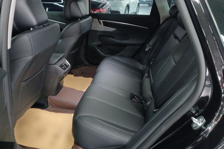 Used Buick LaCrosse 2025 28T Platinum Edition
