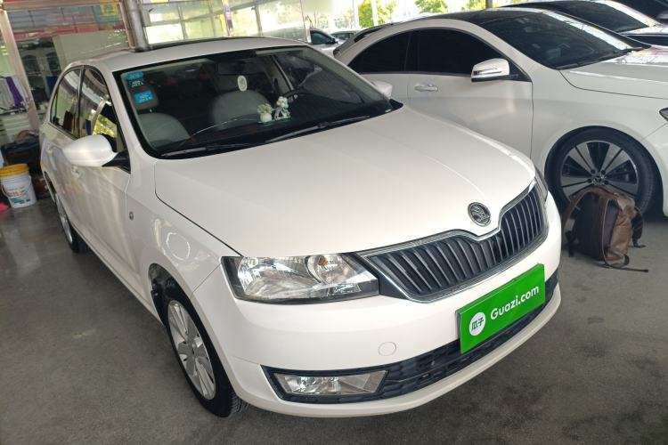 Used Skoda Rapid 2015 1.6L Automatic Smart Selection Model