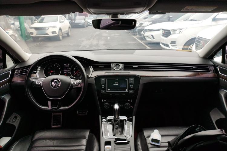 Used Volkswagen Magotan 2018 Facelift 380TSI DSG Luxury Version
