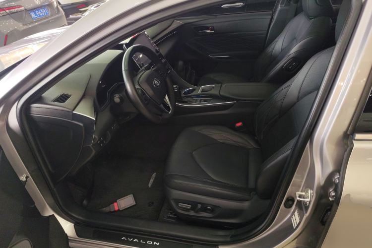 Used Toyota Avalon 2019 Dual-Engine 2.5L XLE Prestige Version China VI Standard
