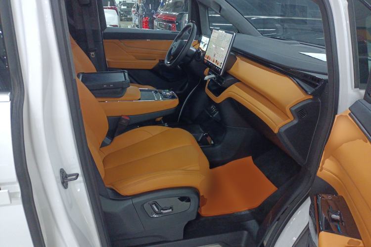 Used  LEVC L380 2025 650 km Flagship Edition All-Wheel Drive