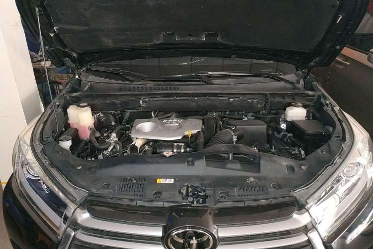 Used Toyota Highlander 2018 2.0T Four-Wheel Drive Prestige Version 7 Seats China VI Standard
