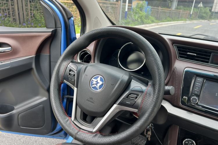 Used Venucia M50V 2019 1.6L CVT Luxury Edition