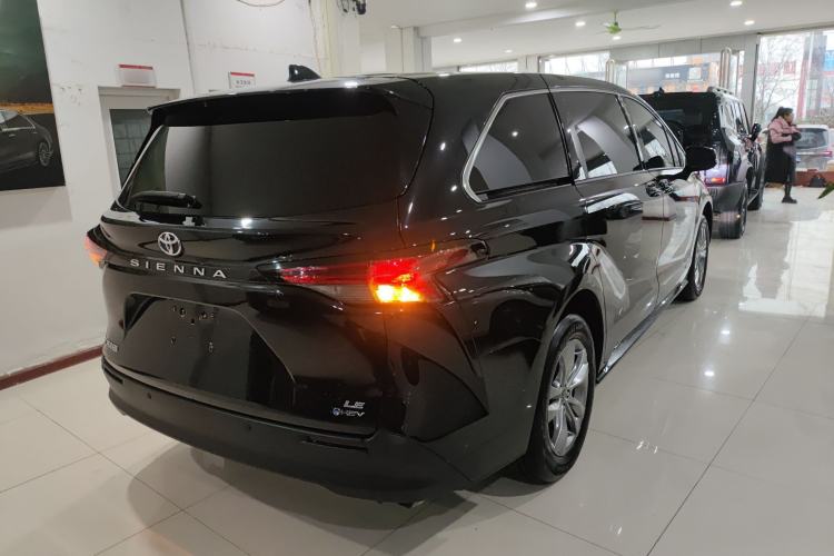 Used Toyota Sienna 2024 2.5L Hybrid Comfort Edition
