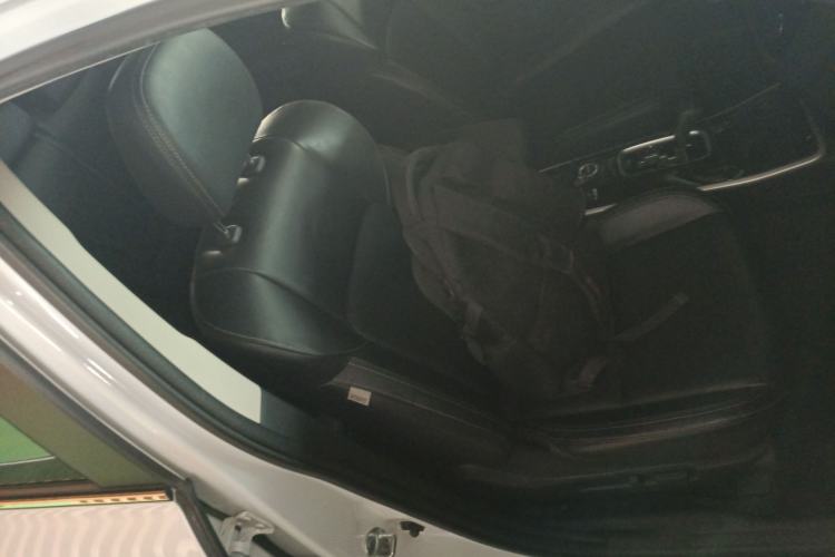 Used Mitsubishi Outlander 2019 2.4L 4x4 Zhi Xiang Edition 5 Seats China VI Standard
