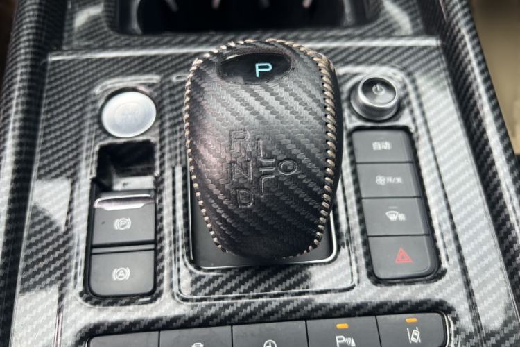 Used BYD Tang New Energy 2018 DM 2.0T All-Wheel Drive Smart Connect Elite 7-Seater China V Emission Standard