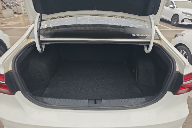 Used Roewe i6 2018 20T Automatic Flagship Edition
