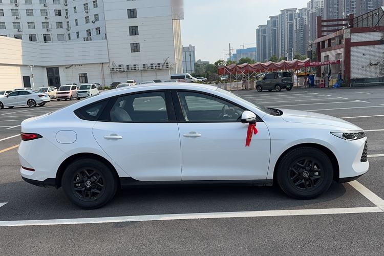 Used BYD Qin PLUS 2025 DM-i Smart Drive 55KM Leading Model
