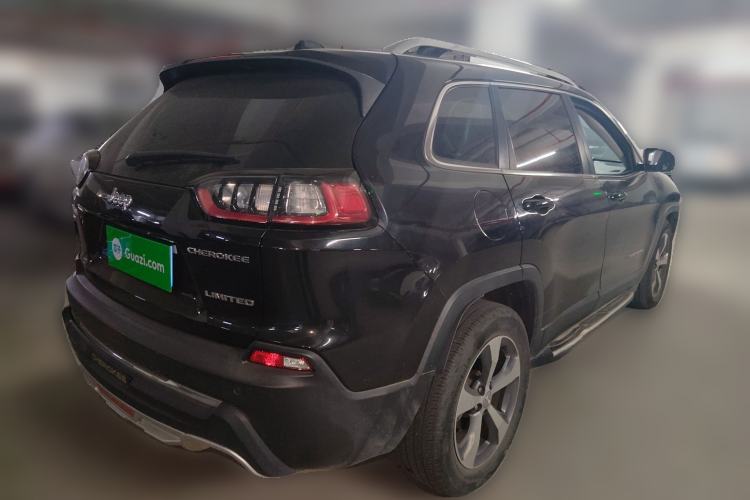 Used  Cherokee 2019 2.0T Two-Wheel Drive Yue Xiang Edition China VI Emission Standard