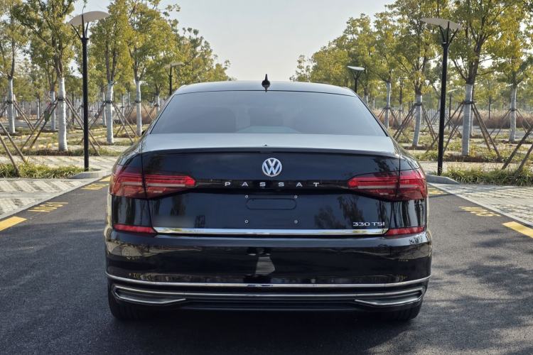 Used Volkswagen Passat 2020 330TSI Luxury Edition China VI
