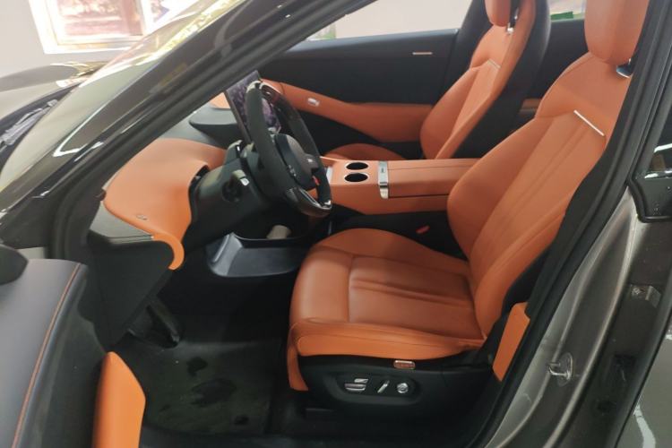 Used  YU7 2025 Ultra-Long Range High-Performance All-Wheel-Drive Max Edition
