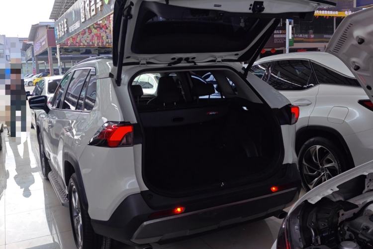 Used Toyota RAV4 2020 Dual-Engine 2.5L E-CVT Two-Wheel Drive Elite Edition