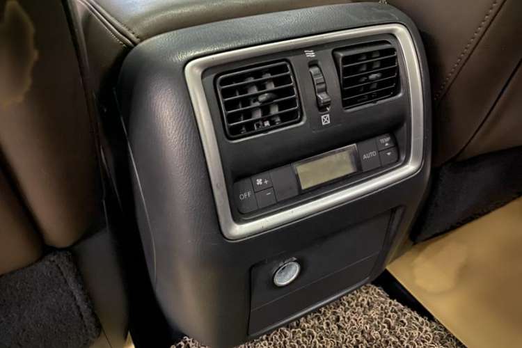 Used Infiniti JX 2013 JX35 Two-Wheel-Drive Excellence Edition