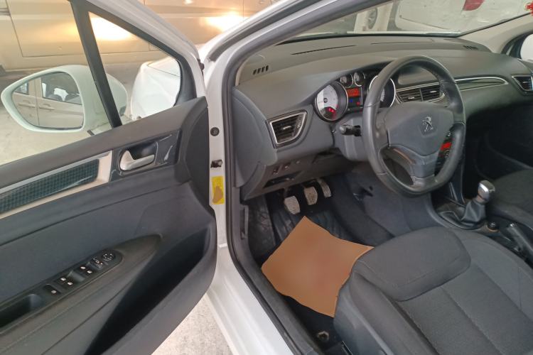 Used Peugeot 308 2014 Enjoy Edition Classic 1.6L Manual YouShang Model
