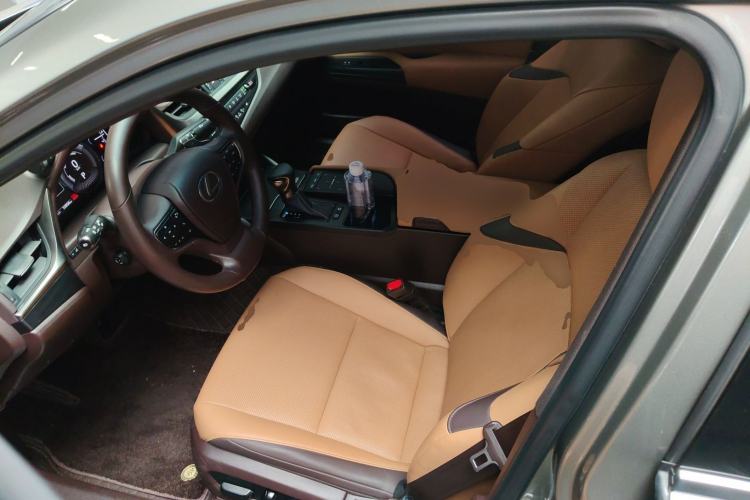 Used Lexus ES 2018 300h Premier Edition China V Standard
