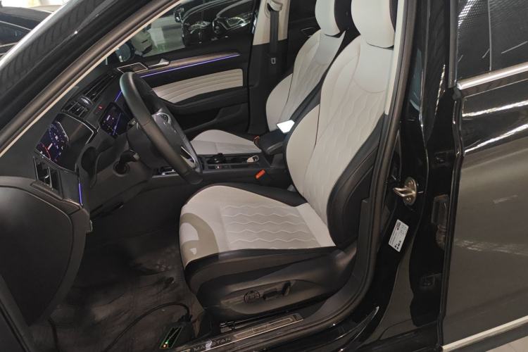 Used Volkswagen Magotan 2026 30 Million Vehicles Selected Model 380TSI DSG Luxury Edition
