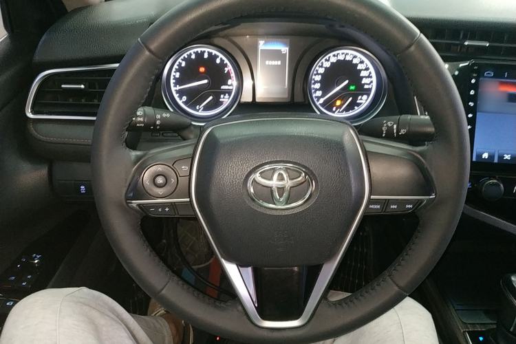 Used Toyota Camry 2018 2.0E Leading Edition