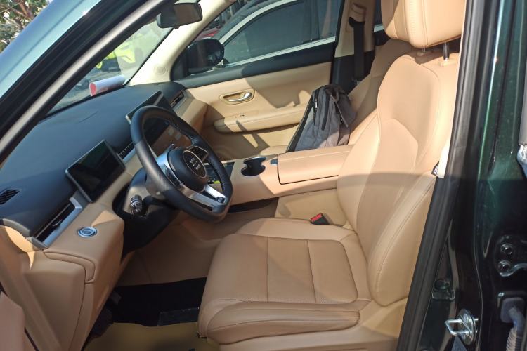 Used  E5 PLUS 2025 165 km Long-Range Travel Custom Edition 7 Seats
