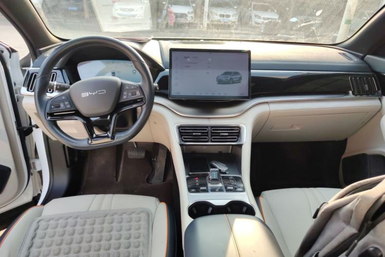 Used BYD Song PLUS New Energy 2024 Honor Edition EV 520km Luxury Model
