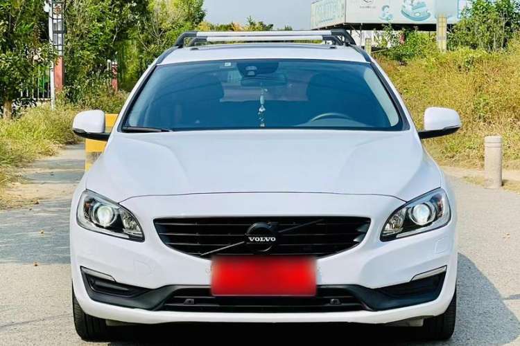 Used Volvo V60 2015 T5 Zhiyi Edition
