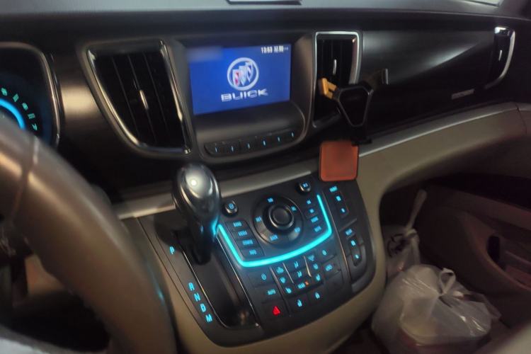 Used Buick GL8 2013 3.0L GT Luxury Business Haoya Edition
