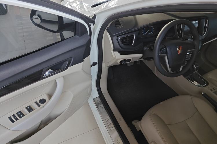 Used Roewe 360 2015 1.5L Automatic Luxury Edition
