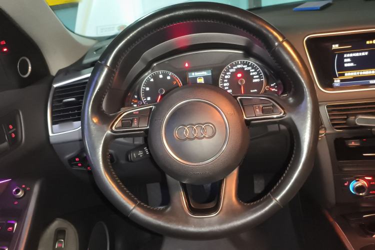 Used Audi Q5 2016 40 TFSI Comfort Model
