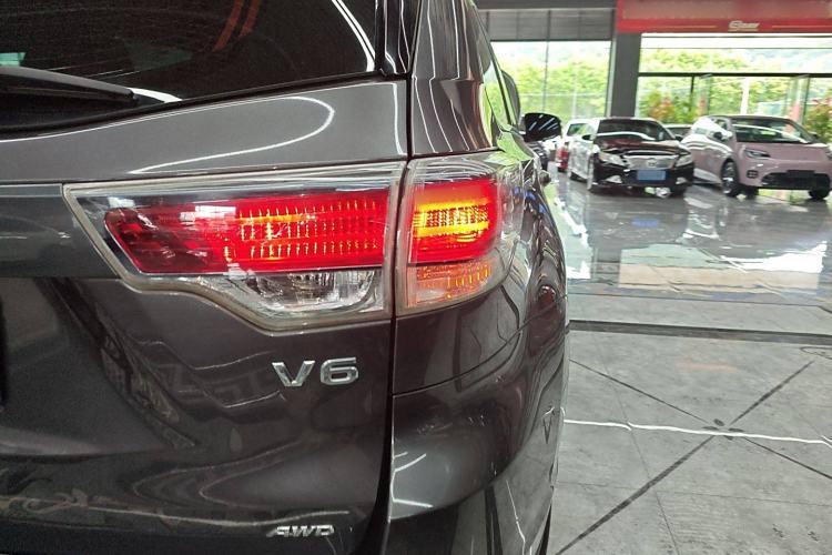 Used Toyota Highlander 2017 3.5L 4x4 Elite Edition 7-Seater
