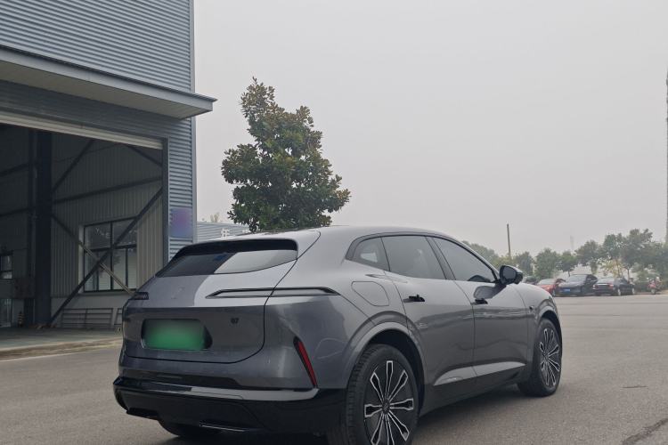 Used  07 2024 Max Extended-Range Edition