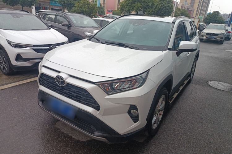Used Toyota RAV4 2021 2.0L CVT Two-Wheel Drive Fashion Edition