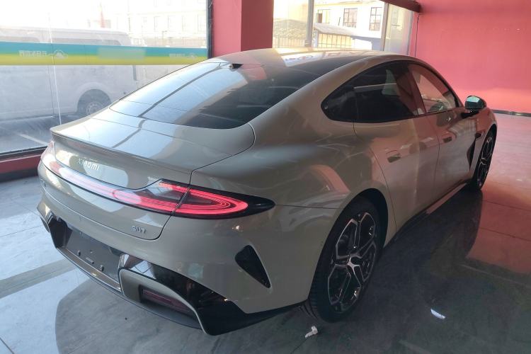 Used  SU7 2024 Rear-Drive Long-Range Intelligent Driving Version
