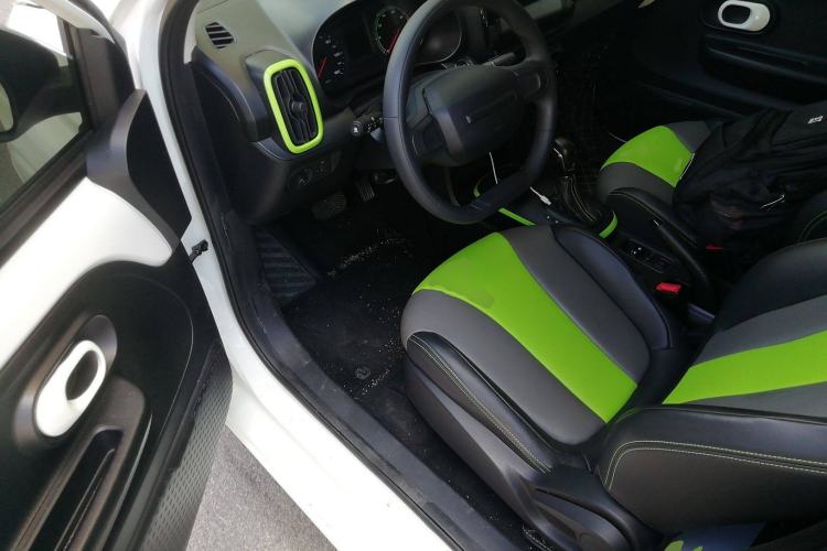 Used Roewe Clever 2021 302 km New Four-Seater Super-Efficient Version
