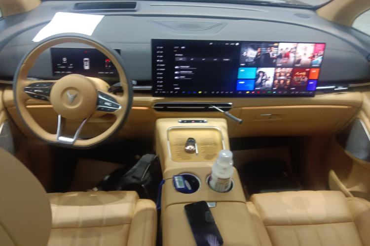 Used VOYAH Dream 2025 PHEV Four-Wheel-Drive Flagship Kunpeng Edition
