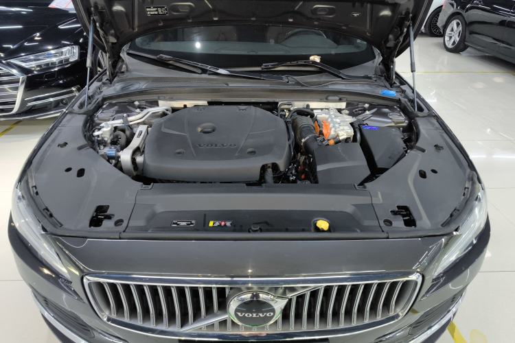 Used Volvo S90 New Energy 2022 T8 eDrive Hybrid Luxury Edition

