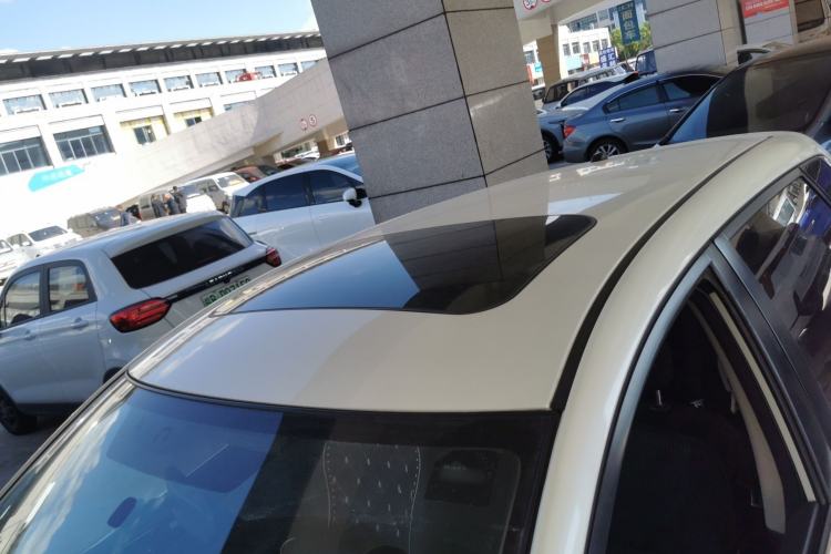 Used Nissan Tiida 2016 1.6L CVT Cool Dynamic Edition
