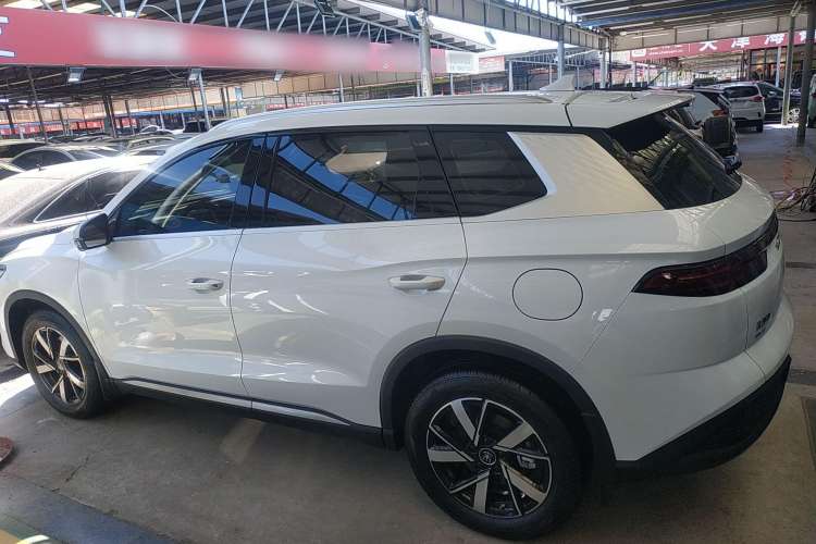 Used BYD Song Pro New Energy 2024 HONOR Edition DM-i 71KM Navigation Model
