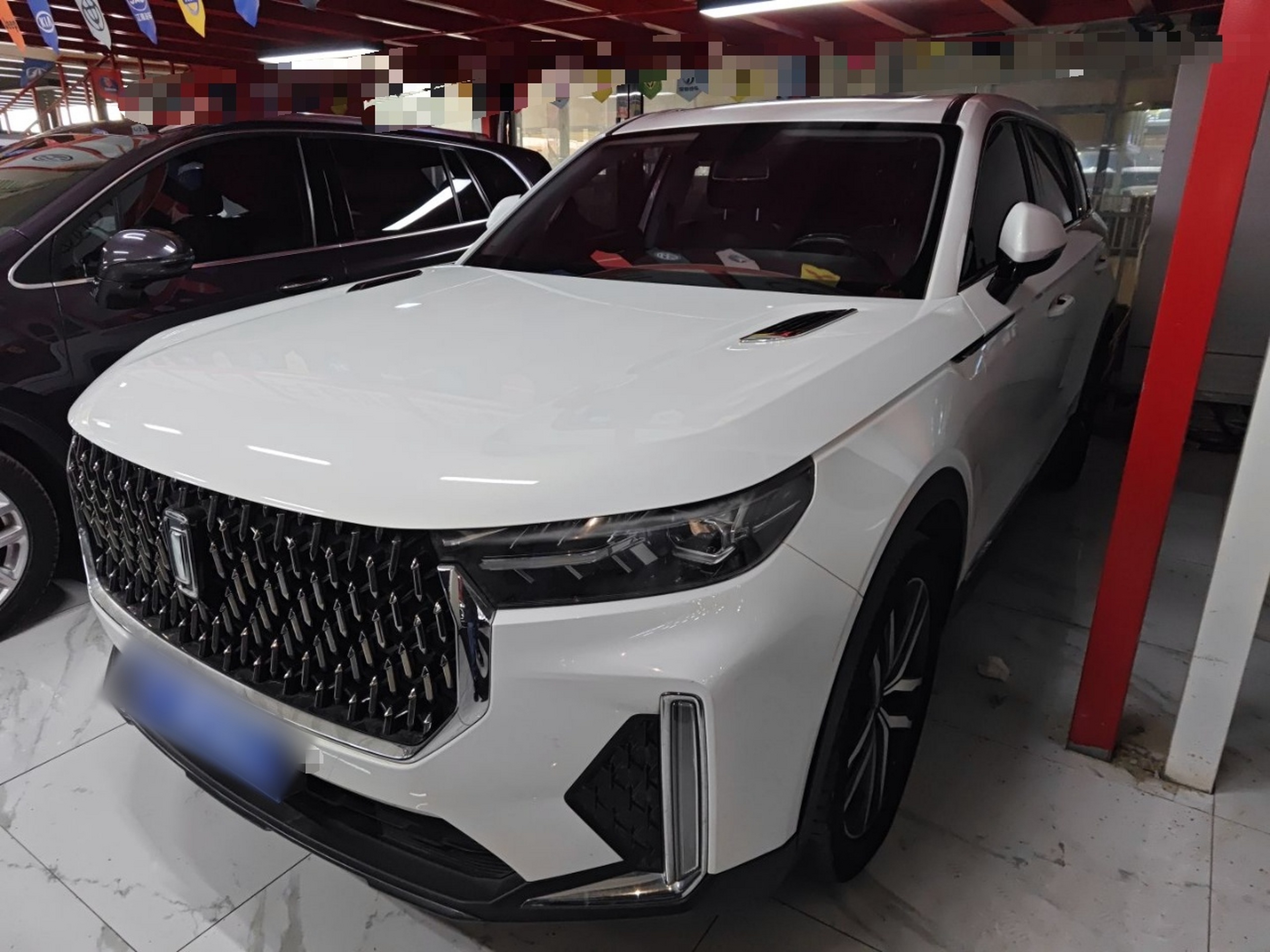 Под передней частью автомобиля