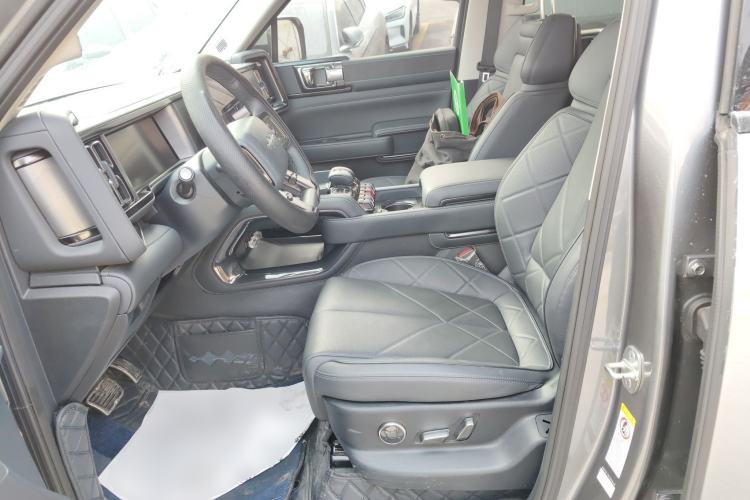 Used  Leopard 5 2023 Explore Edition