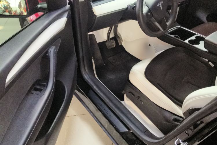 Used Tesla Model Y 2022 Rear-Wheel-Drive Version