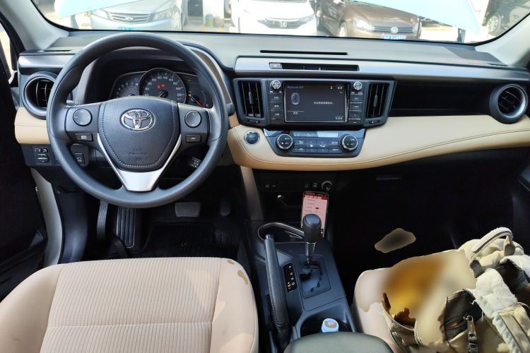 Used Toyota RAV4 2018 2.0L CVT Two-Wheel Drive Fashion X Edition
