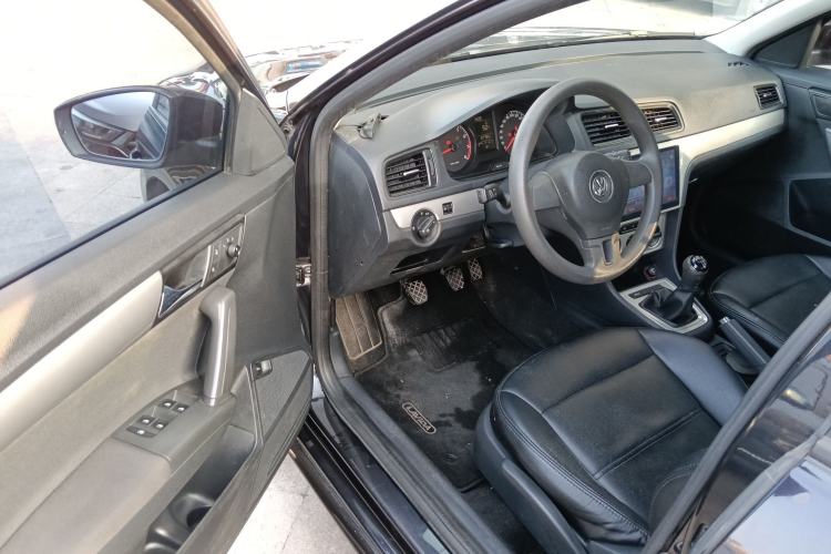 Used Volkswagen Lavida 2013 Revised Classic 1.6L Manual Fashion Edition