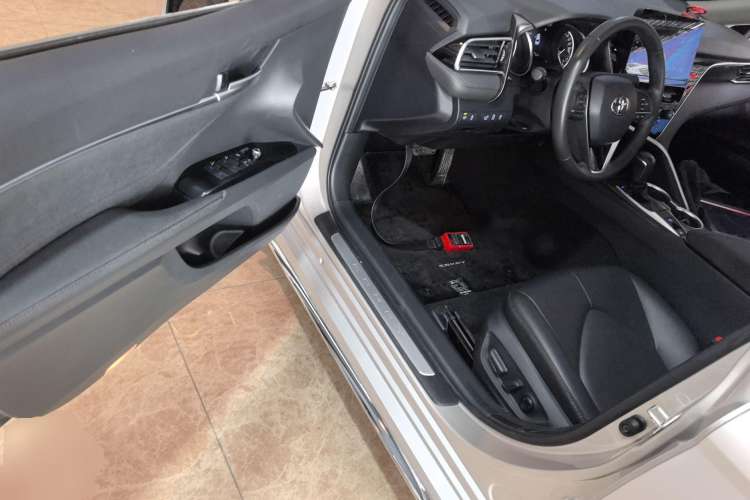 Used Toyota Camry 2023 2.0G Luxury Edition
